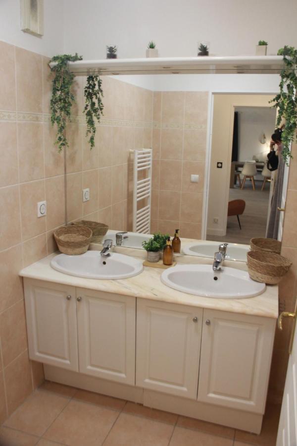 ניס La Villa Ondine - Spacieux Appartement Sur Les Collines Nicoises - Piscine - 2 Parkings - Clim - Wifi מראה חיצוני תמונה